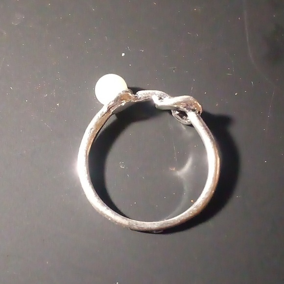 ❤️3/$10❤️NIP - Silver Tone Hollow Style New Design Ring - 6.75 - Picture 5 of 6